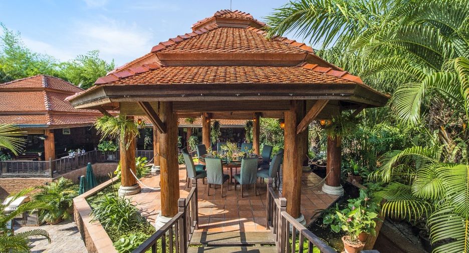 For sale 6 bed villa in Cha Am, Phetchaburi
