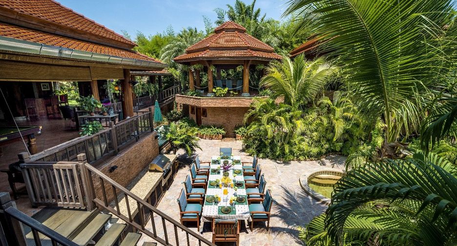 For sale 6 bed villa in Cha Am, Phetchaburi