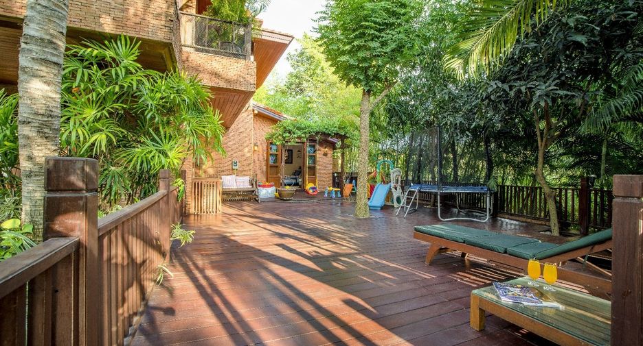 For sale 6 bed villa in Cha Am, Phetchaburi