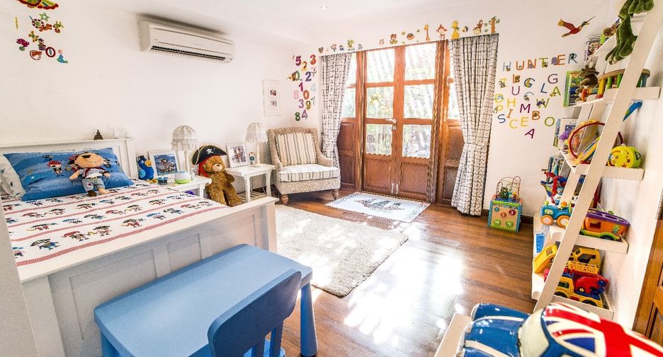 For sale 6 bed villa in Cha Am, Phetchaburi