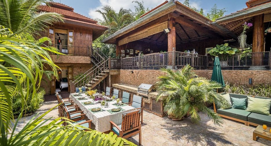 For sale 6 bed villa in Cha Am, Phetchaburi