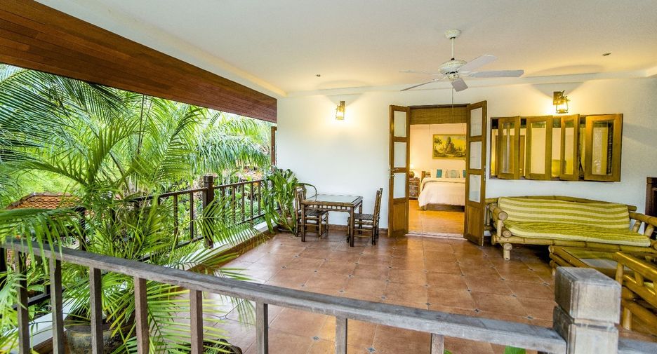 For sale 6 bed villa in Cha Am, Phetchaburi