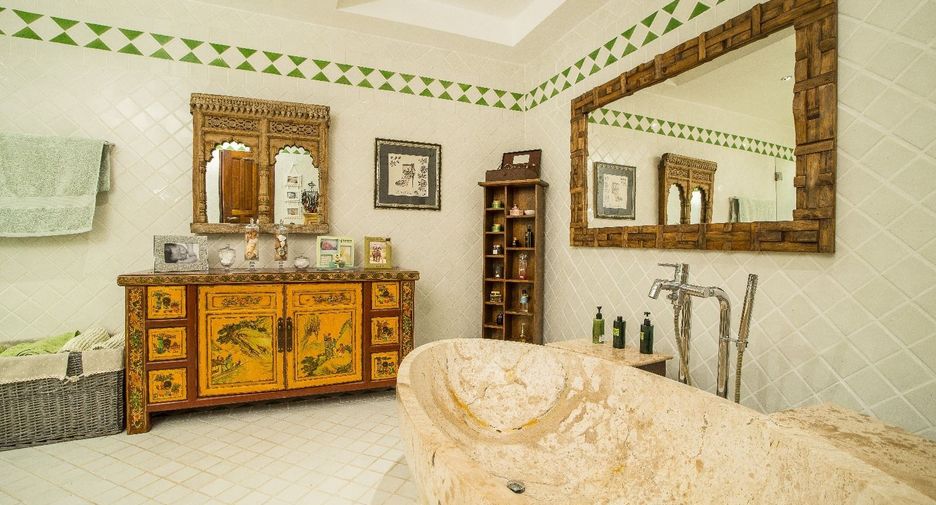 For sale 6 bed villa in Cha Am, Phetchaburi