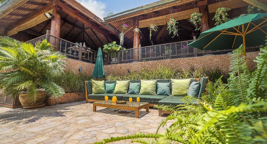 For sale 6 bed villa in Cha Am, Phetchaburi