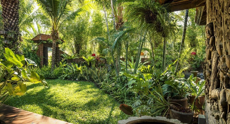 For sale 6 bed villa in Cha Am, Phetchaburi