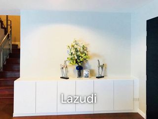 For sale 5 Beds condo in Huai Khwang, Bangkok