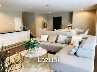 For sale 5 Beds condo in Huai Khwang, Bangkok