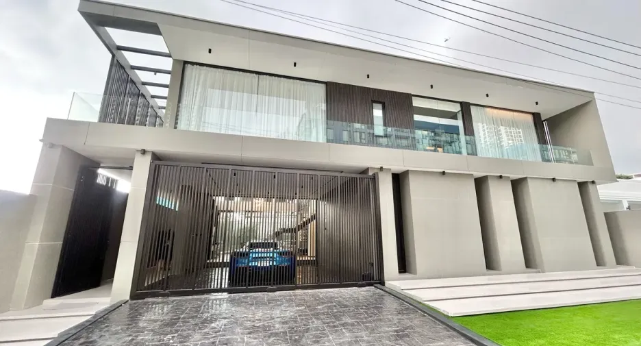 For rent 4 bedrooms house in Jomtien, Pattaya
