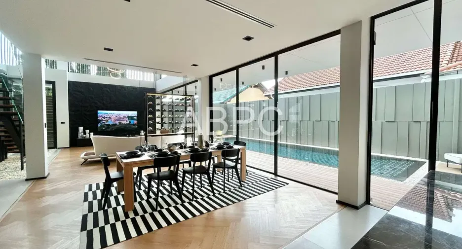For rent 4 bedrooms house in Jomtien, Pattaya