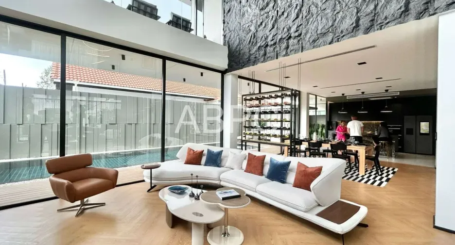 For rent 4 bedrooms house in Jomtien, Pattaya