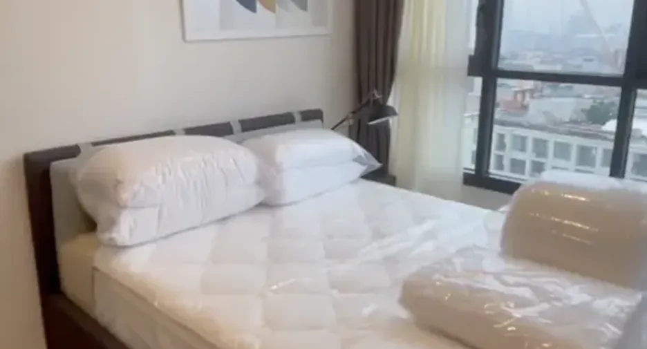 For rent 1 bed condo in Huai Khwang, Bangkok