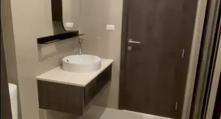For rent 1 bed condo in Huai Khwang, Bangkok