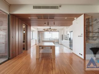 For sale 4 Beds condo in Watthana, Bangkok
