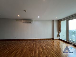 For sale 2 bed condo in Yan Nawa, Bangkok