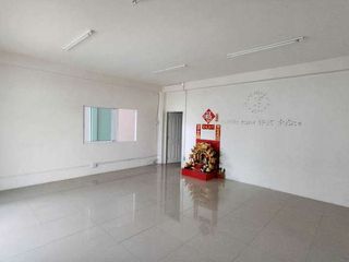 For rent warehouse in Ban Phaeo, Samut Sakhon