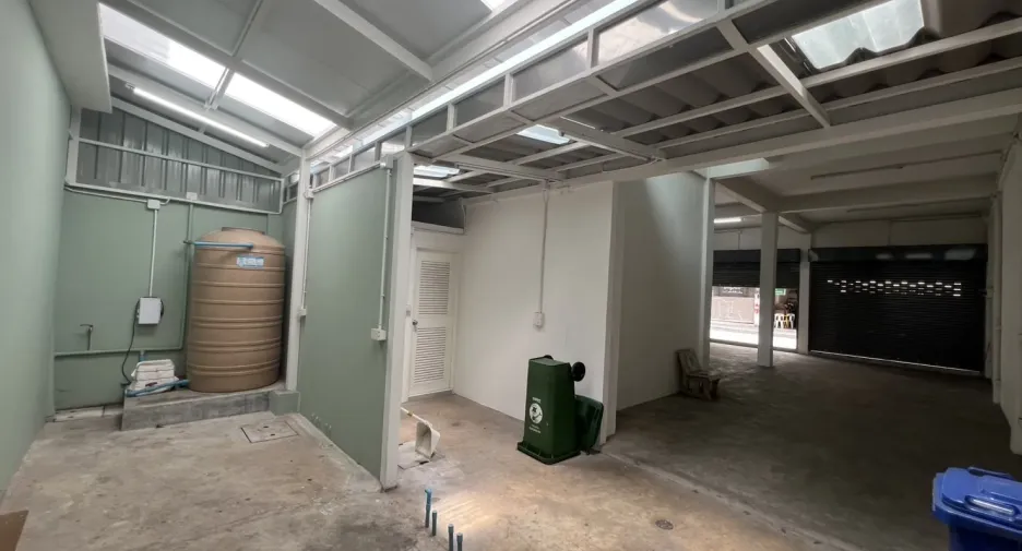 For rent retail Space in Khlong Toei, Bangkok
