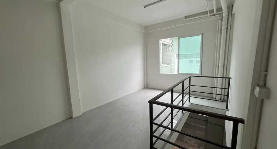 For rent retail Space in Khlong Toei, Bangkok
