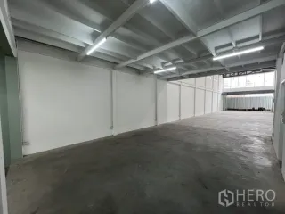 For rent retail Space in Khlong Toei, Bangkok