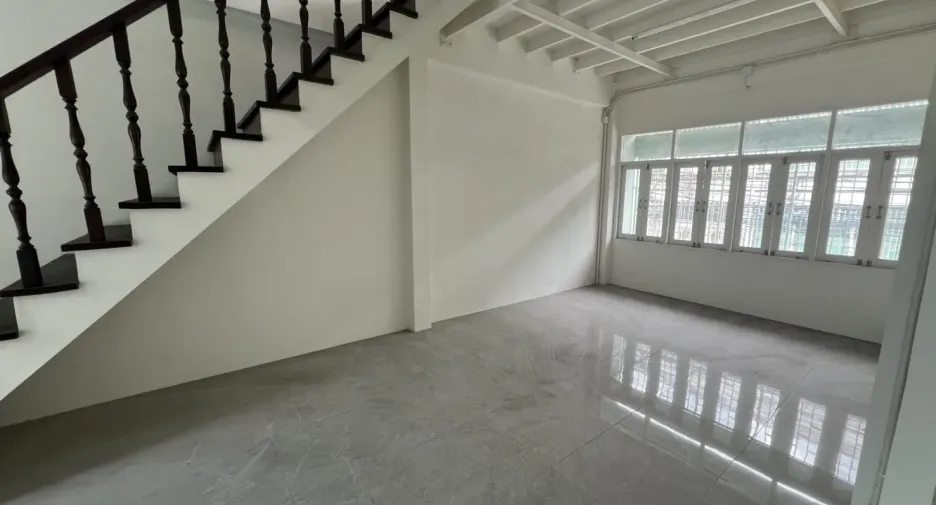 For rent retail Space in Khlong Toei, Bangkok
