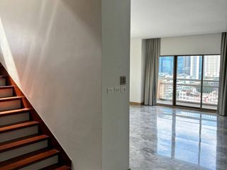 For sale 4 Beds condo in Watthana, Bangkok