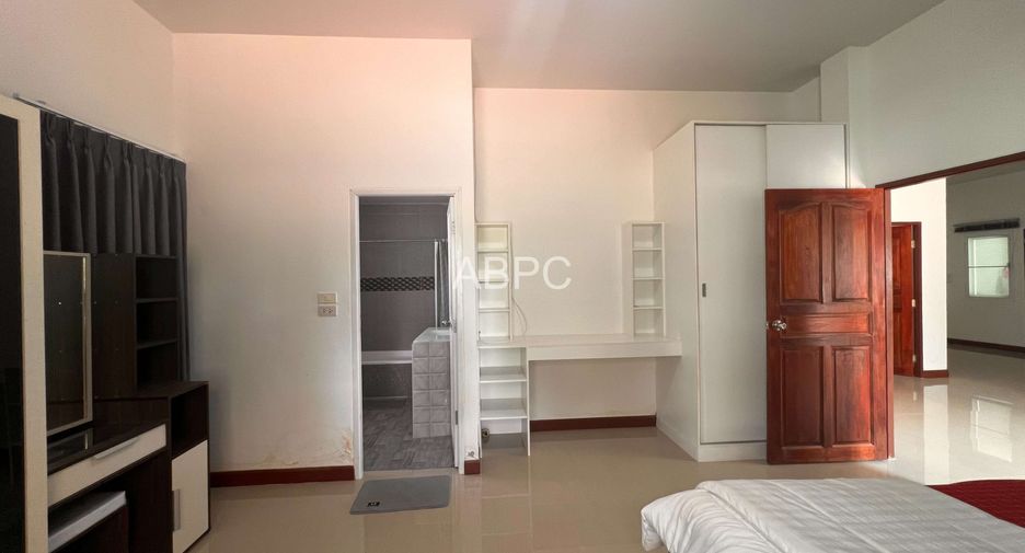 For sale 3 bedrooms house in Huay Yai, Pattaya