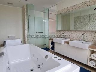 For rent 4 bed condo in Bang Lamung, Chonburi
