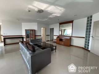 For rent 3 bed apartment in Khlong Toei, Bangkok