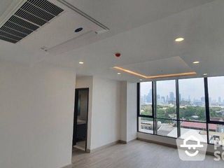 For sale 3 bed condo in Phaya Thai, Bangkok