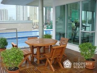 For rent 3 bed apartment in Khlong Toei, Bangkok