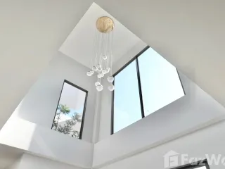 For sale 5 bed villa in Mueang Chiang Mai, Chiang Mai