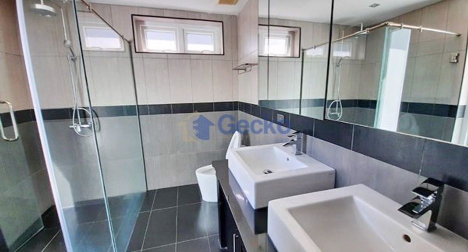 For sale 5 Beds house in Jomtien, Pattaya