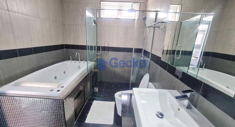 For sale 5 Beds house in Jomtien, Pattaya