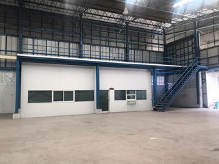 For rent warehouse in Mueang Samut Prakan, Samut Prakan