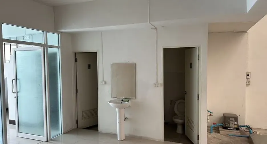 For rent warehouse in Bang Sao Thong, Samut Prakan