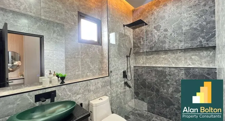 For rent and for sale 3 bedrooms house in Bang Lamung, Chonburi