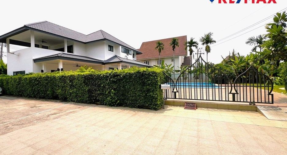 For sale 5 bedrooms house in East Pattaya, Pattaya