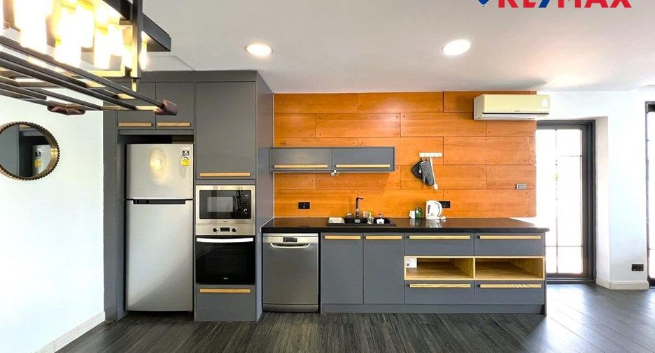 For sale 5 bedrooms house in East Pattaya, Pattaya