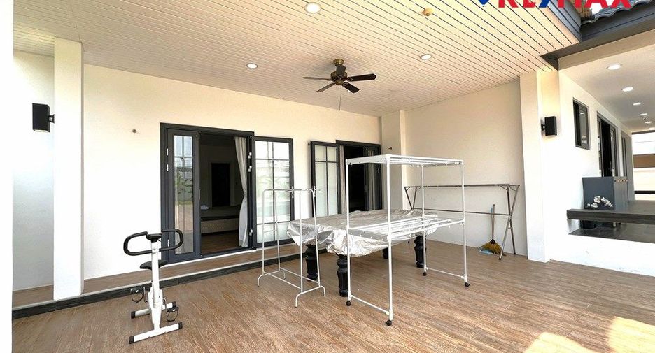 For sale 5 bedrooms house in East Pattaya, Pattaya