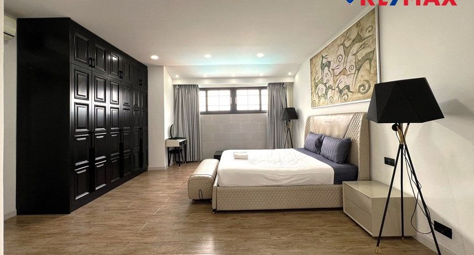 For sale 5 bedrooms house in East Pattaya, Pattaya