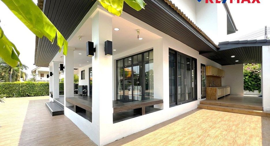 For sale 5 bedrooms house in East Pattaya, Pattaya