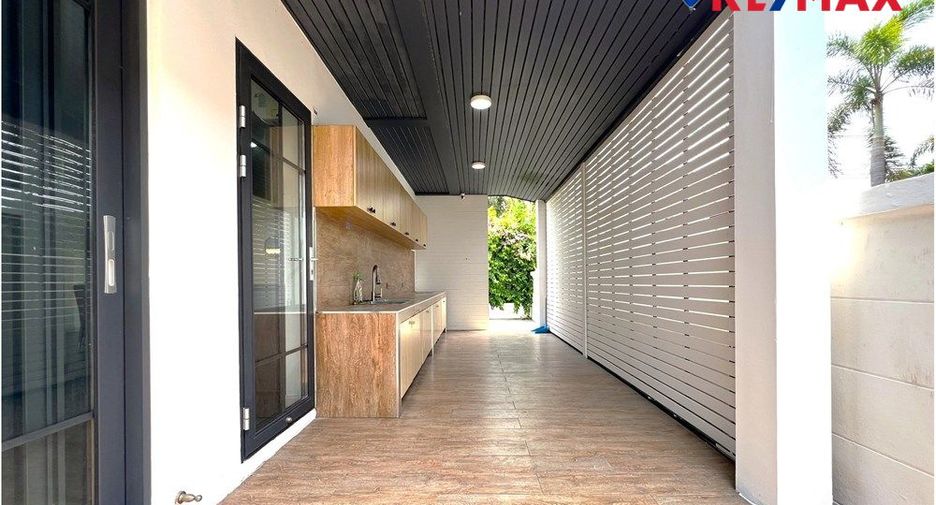 For sale 5 bedrooms house in East Pattaya, Pattaya