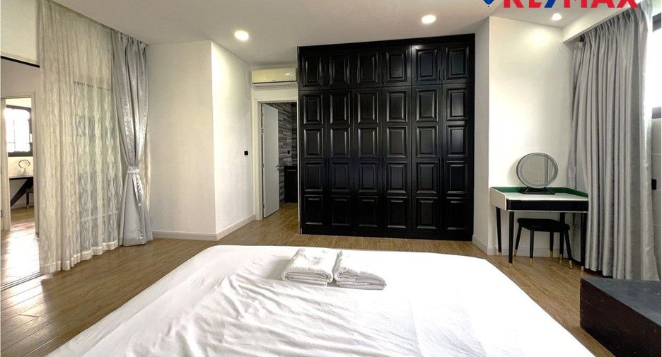 For sale 5 bedrooms house in East Pattaya, Pattaya