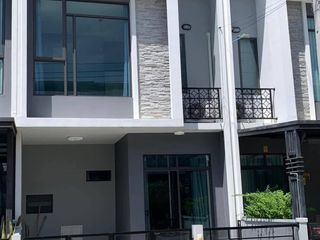 For sale 3 bed townhouse in Rat Burana, Bangkok