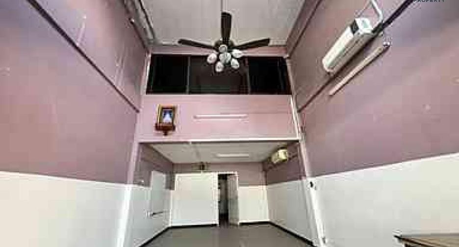For sale 4 bed townhouse in Mueang Nonthaburi, Nonthaburi