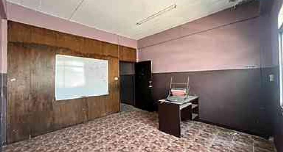 For sale 4 bed townhouse in Mueang Nonthaburi, Nonthaburi