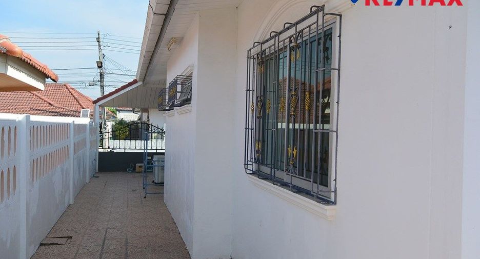 For sale 3 bedrooms house in East Pattaya, Pattaya