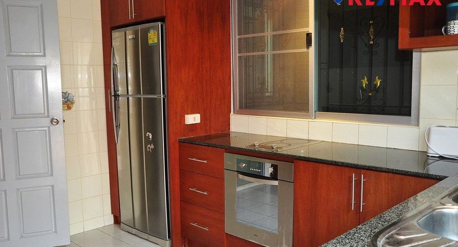 For sale 3 bedrooms house in East Pattaya, Pattaya