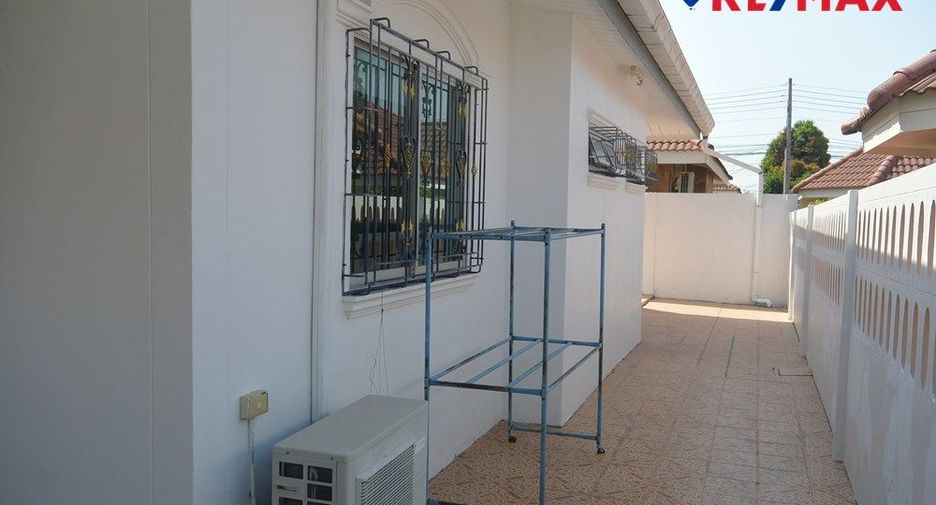 For sale 3 bedrooms house in East Pattaya, Pattaya