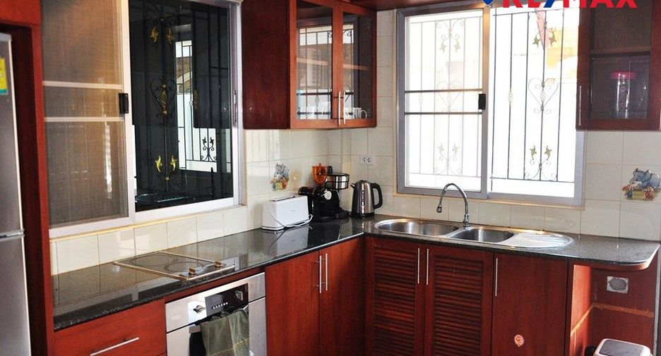 For sale 3 bedrooms house in East Pattaya, Pattaya
