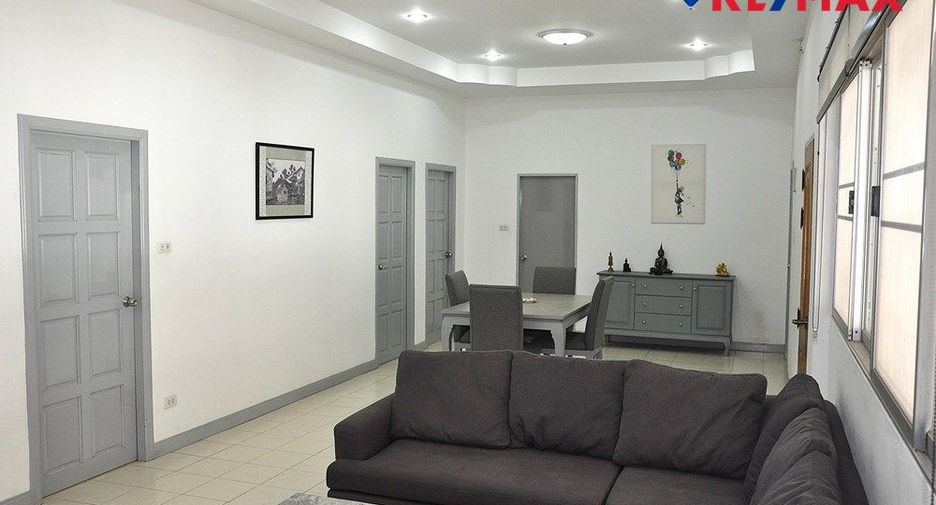 For sale 3 bedrooms house in East Pattaya, Pattaya